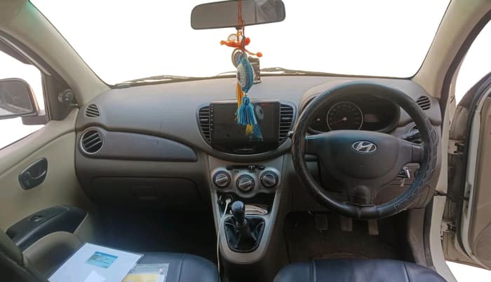 2014 Hyundai i10 MAGNA 1.1, Petrol, Manual, 1,00,208 km, interior