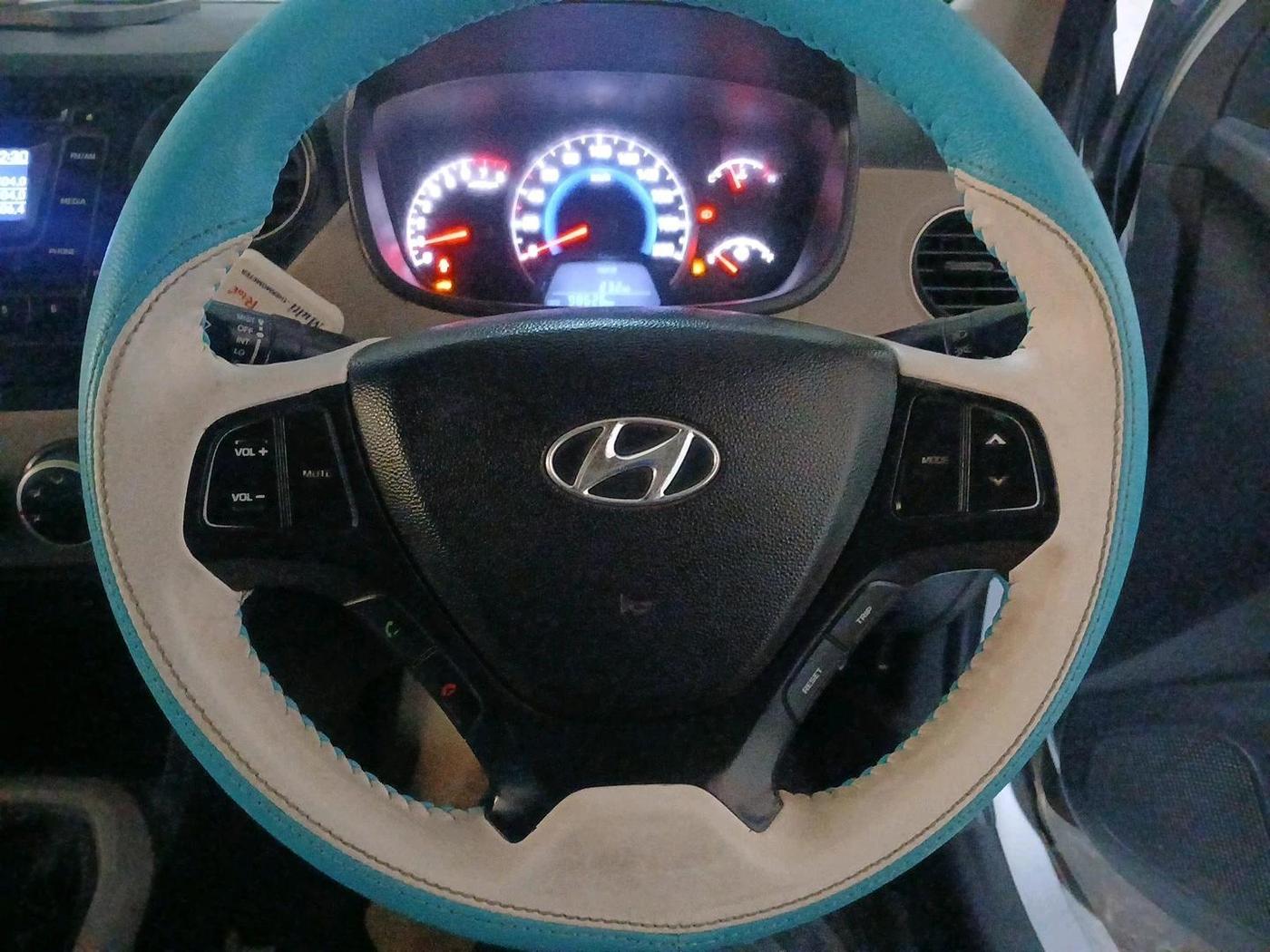2015 Hyundai Grand i10 SPORTZ 1.2 KAPPA VTVT, CNG, Manual, 98,626 km, interior