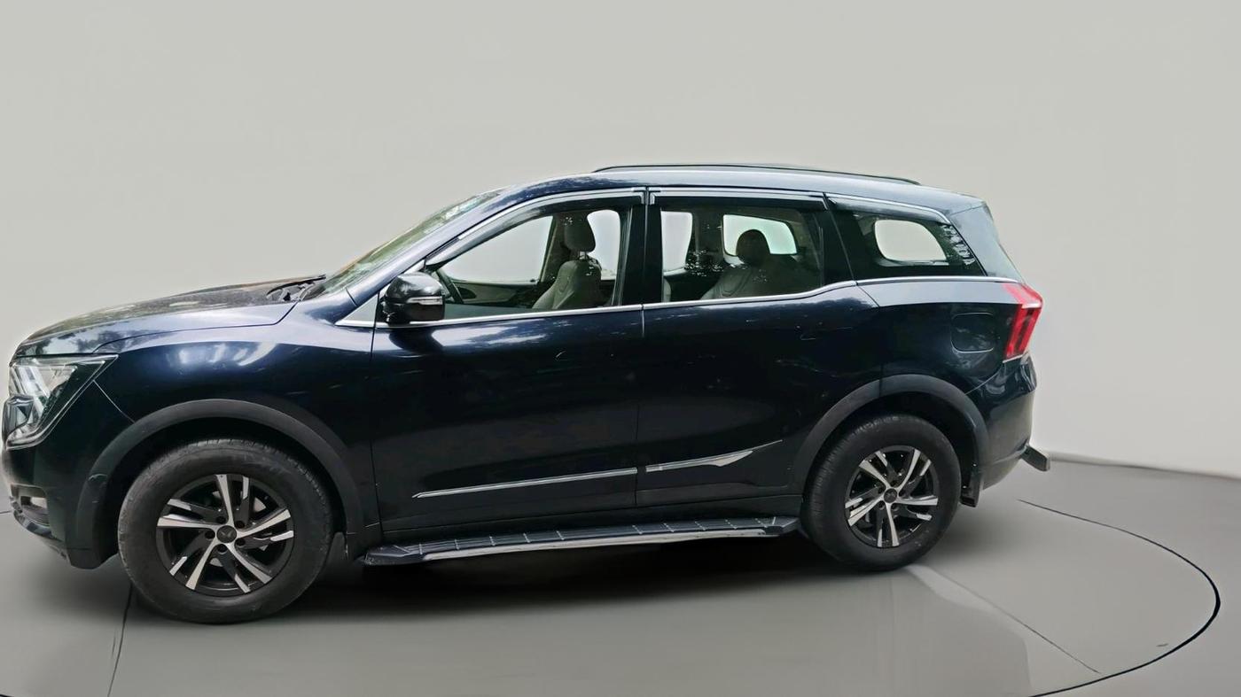 2022 Mahindra XUV700 AX 5 P AT 5 STR, Petrol, Automatic, 22,075 km, exterior
