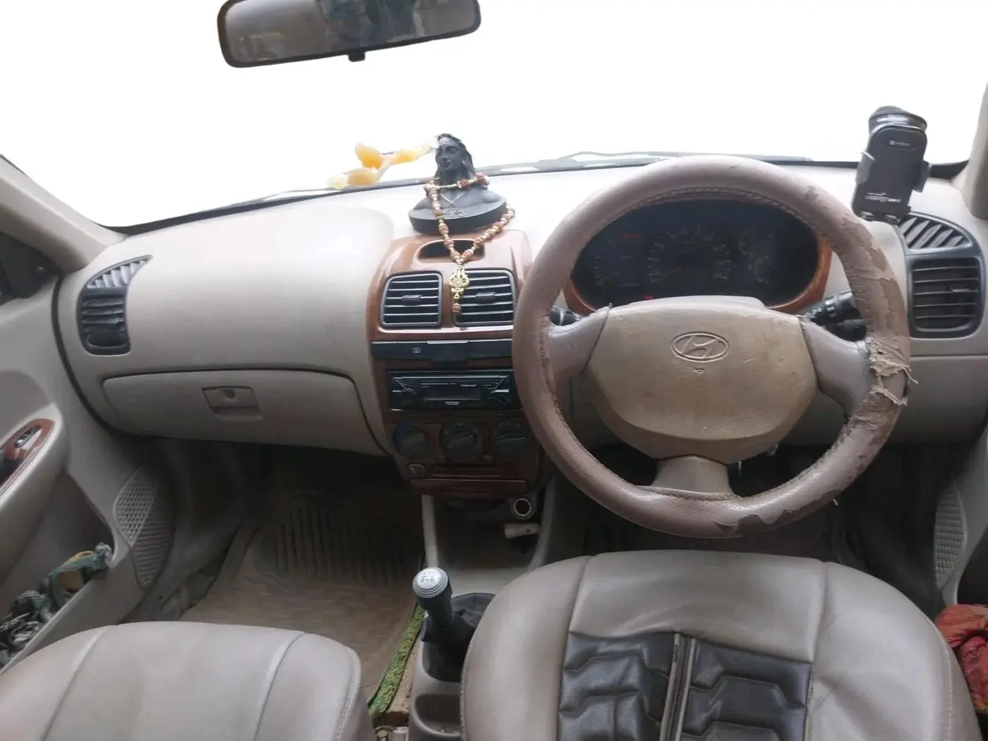 2012 Hyundai Accent GLE, CNG, Manual, 1,40,490 km, interior