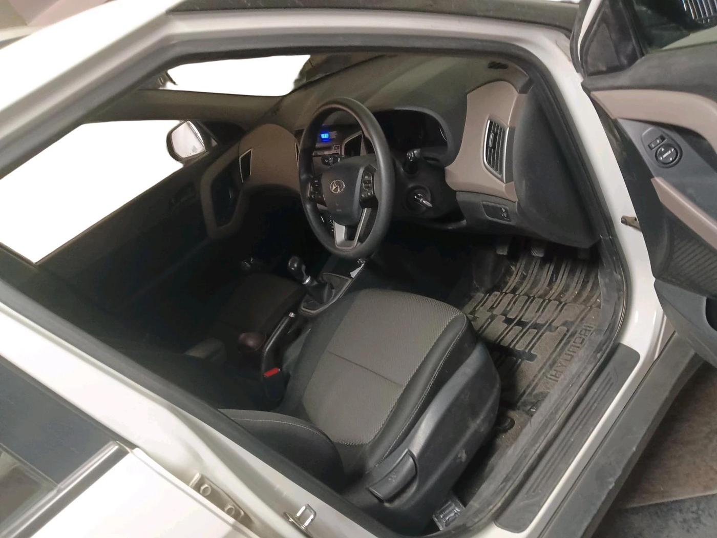 2018 Hyundai Creta E PLUS 1.6 PETROL, Petrol, Manual, 27,950 km, interior