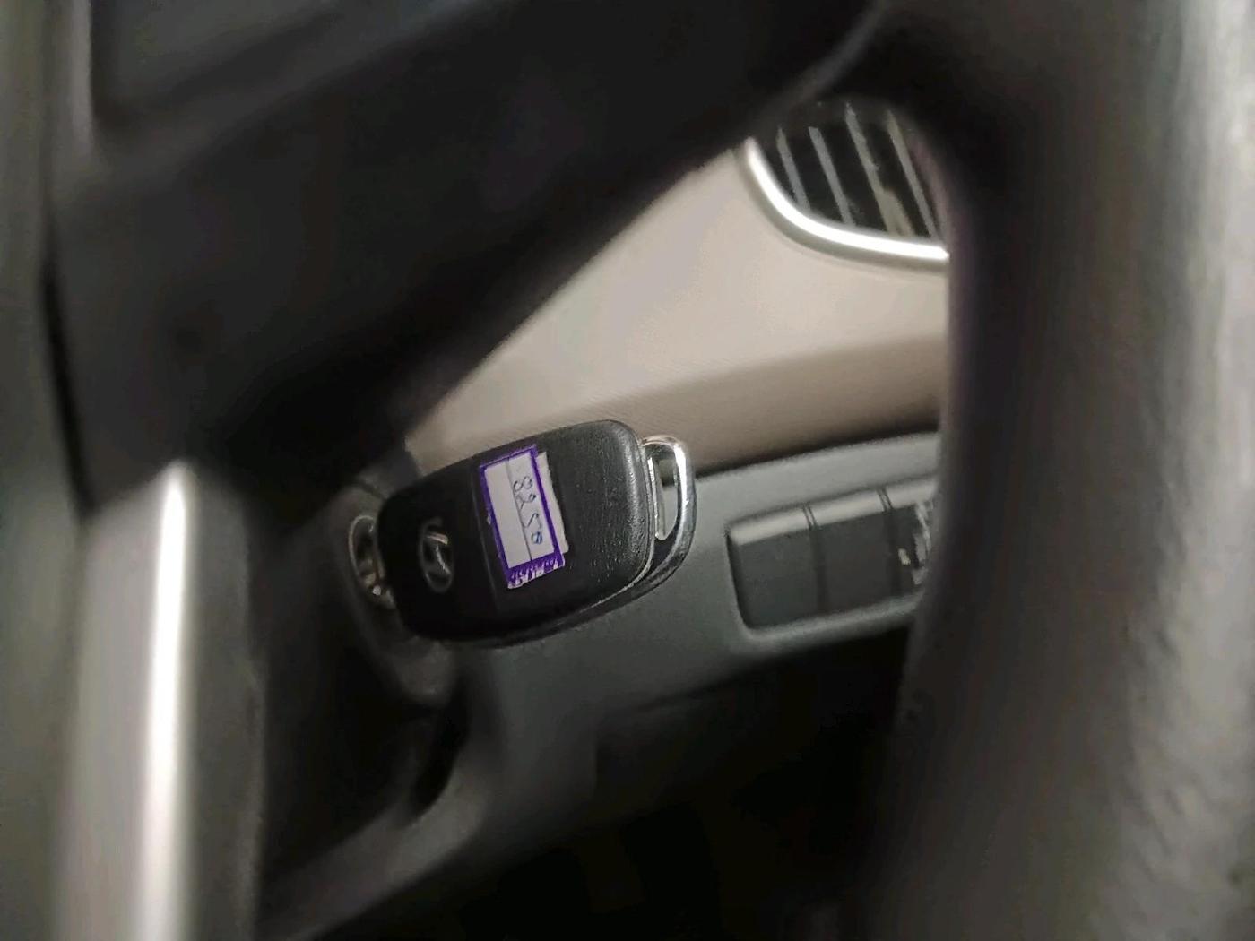2018 Hyundai Creta E PLUS 1.6 PETROL, Petrol, Manual, 27,950 km, interior