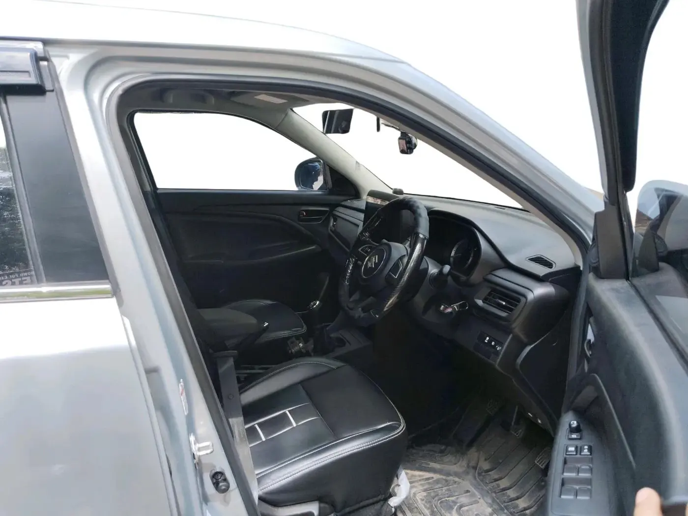 2024 Maruti BREZZA LXI, Petrol, Manual, 17,185 km, interior