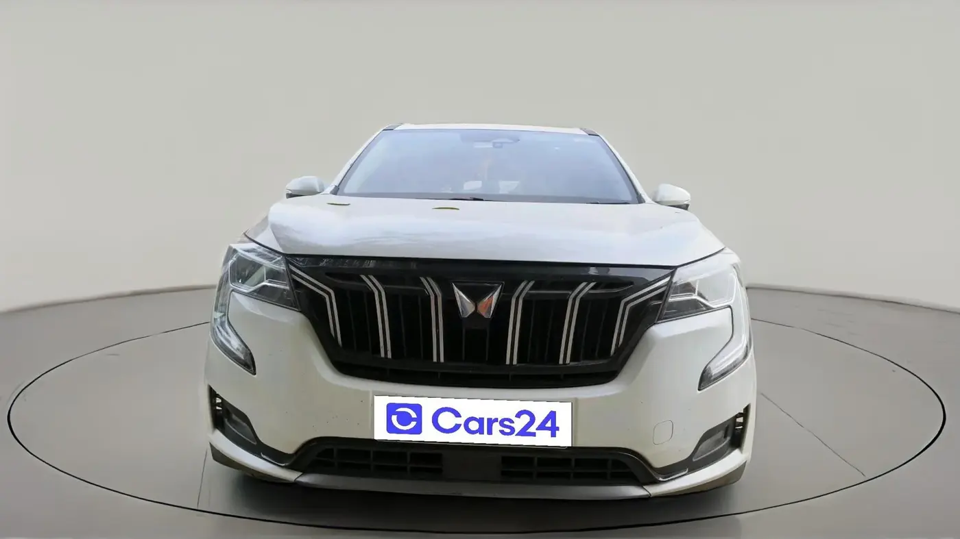 2022 Mahindra XUV700 AX 7 LUXURY D AT 7 STR, Diesel, Automatic, 36,626 km, exterior