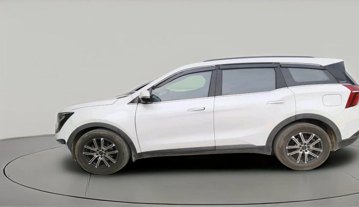 2022 Mahindra XUV700 AX 7 LUXURY D AT 7 STR, Diesel, Automatic, 36,626 km, exterior