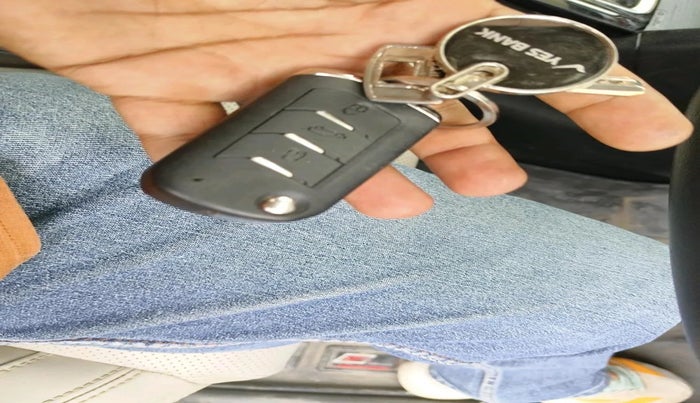 2022 Mahindra XUV700 AX 7 LUXURY D AT 7 STR, Diesel, Automatic, 36,626 km, interior