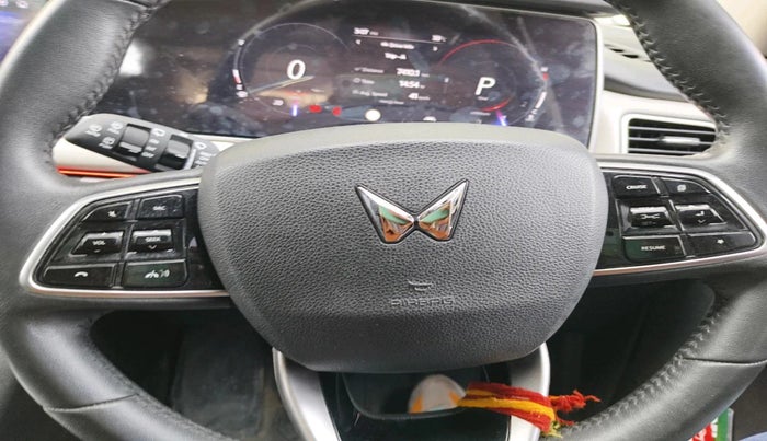 2022 Mahindra XUV700 AX 7 LUXURY D AT 7 STR, Diesel, Automatic, 36,626 km, interior