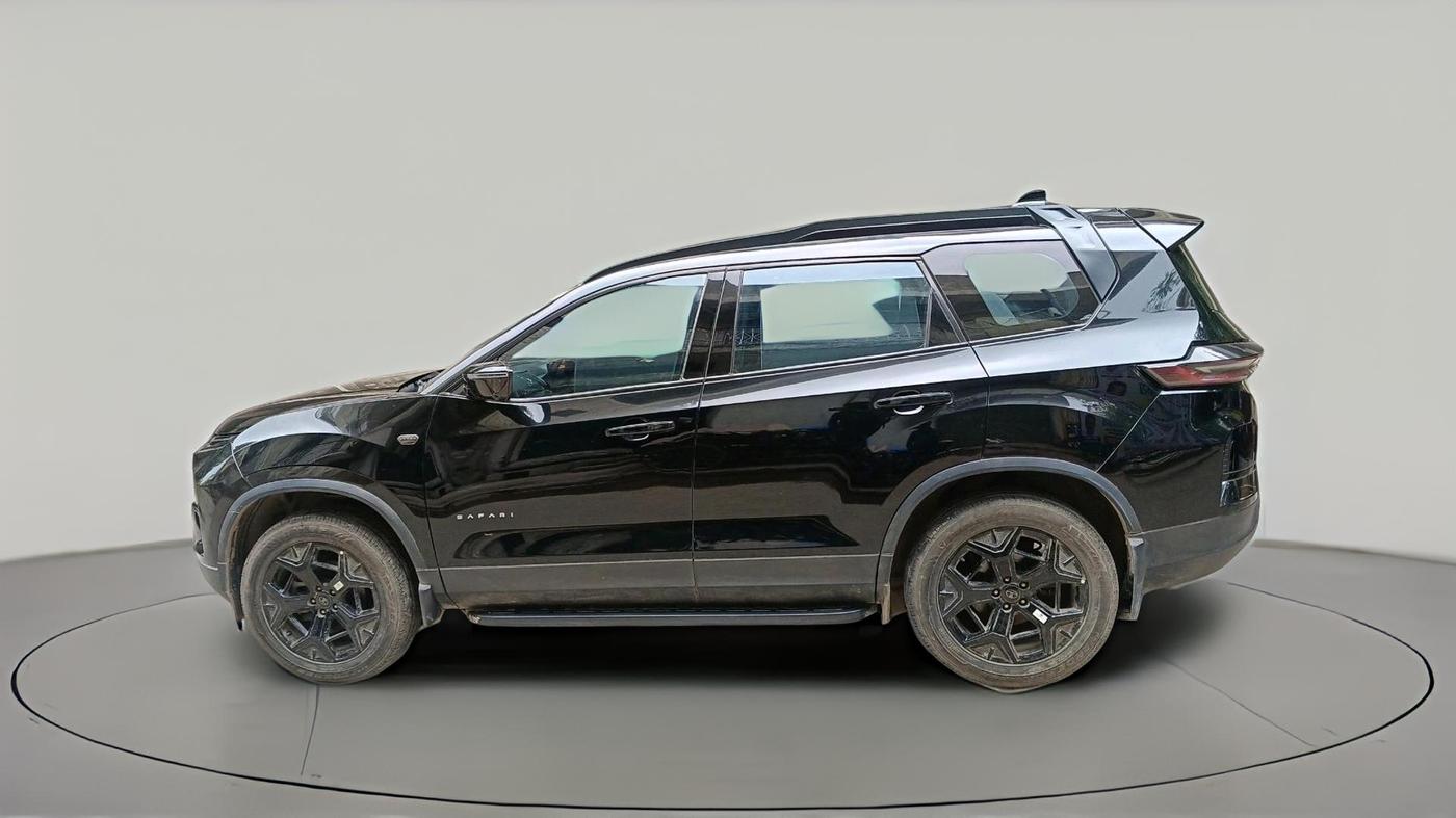 2025 Tata Safari ACCOMPLISHED PLUS DARK EDITION AT, Diesel, Automatic, 30,672 km, exterior