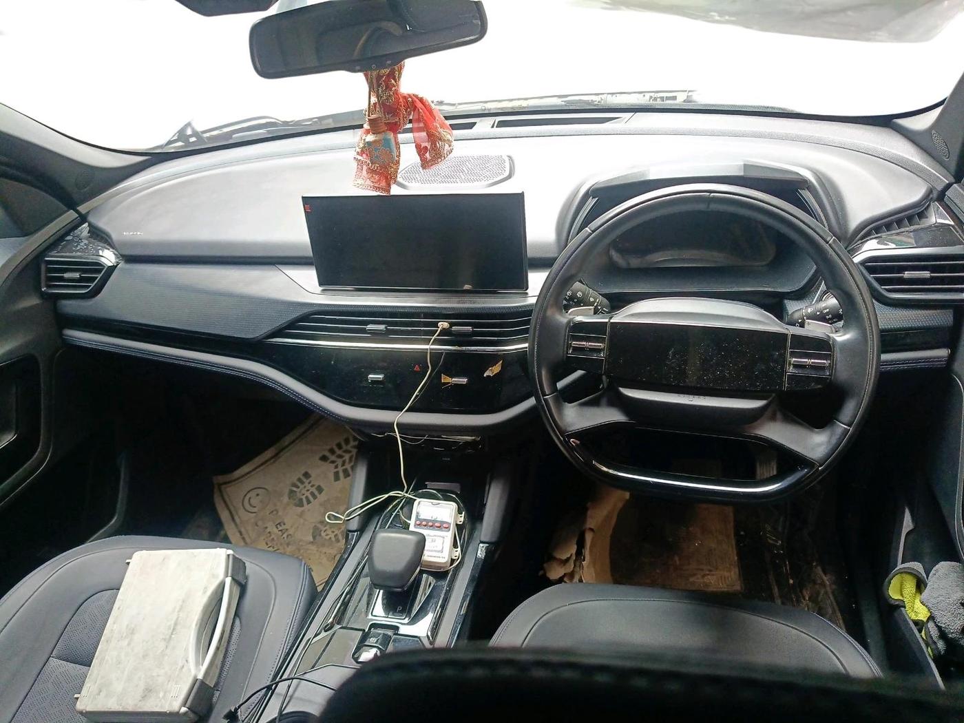 2025 Tata Safari ACCOMPLISHED PLUS DARK EDITION AT, Diesel, Automatic, 30,672 km, interior
