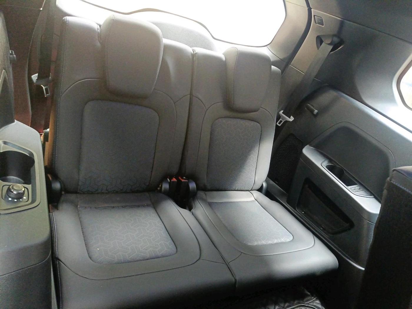 2025 Tata Safari ACCOMPLISHED PLUS DARK EDITION AT, Diesel, Automatic, 30,672 km, interior