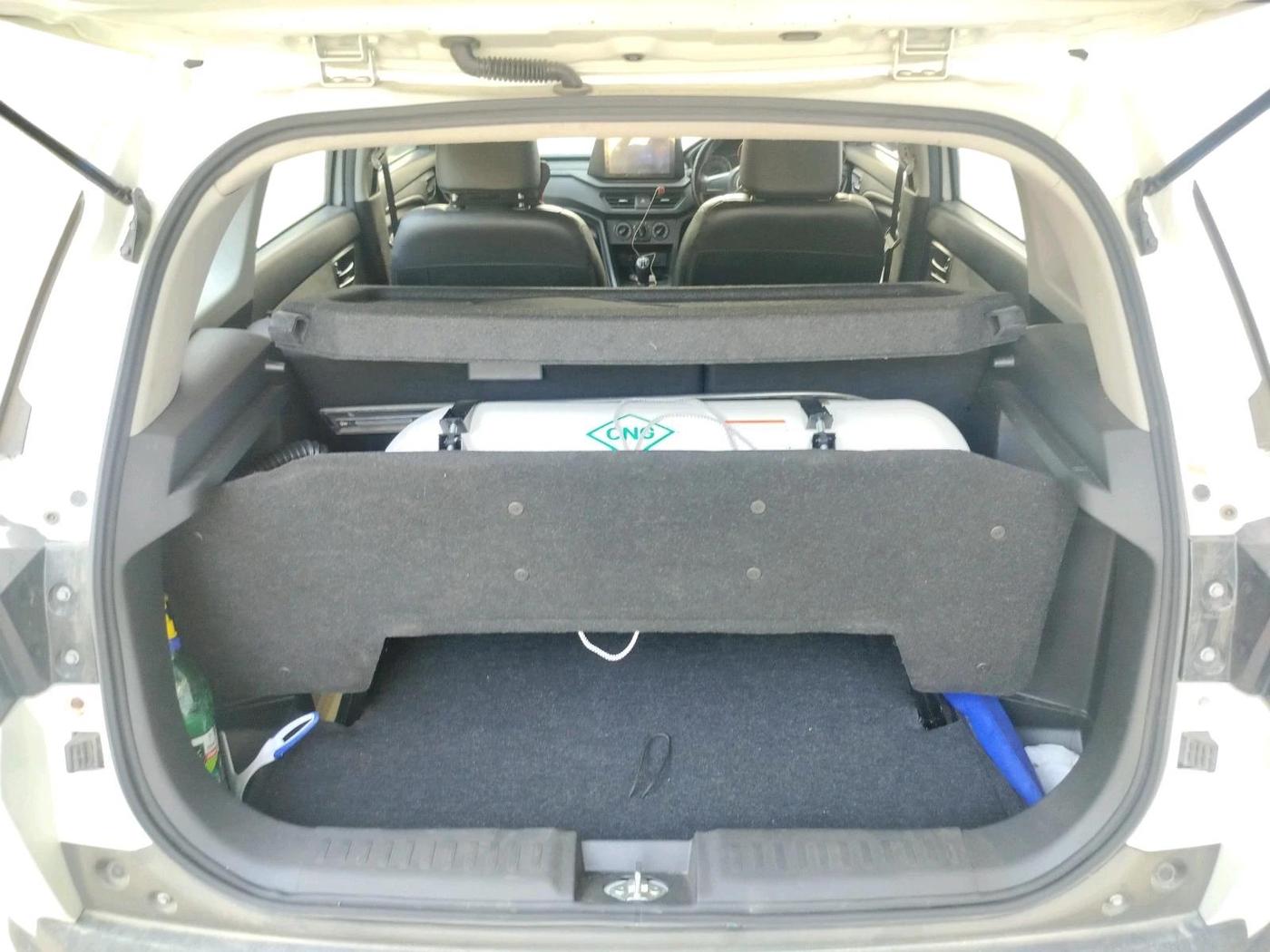 2025 Maruti BREZZA LXI S- CNG, CNG, Manual, 11,601 km, exterior