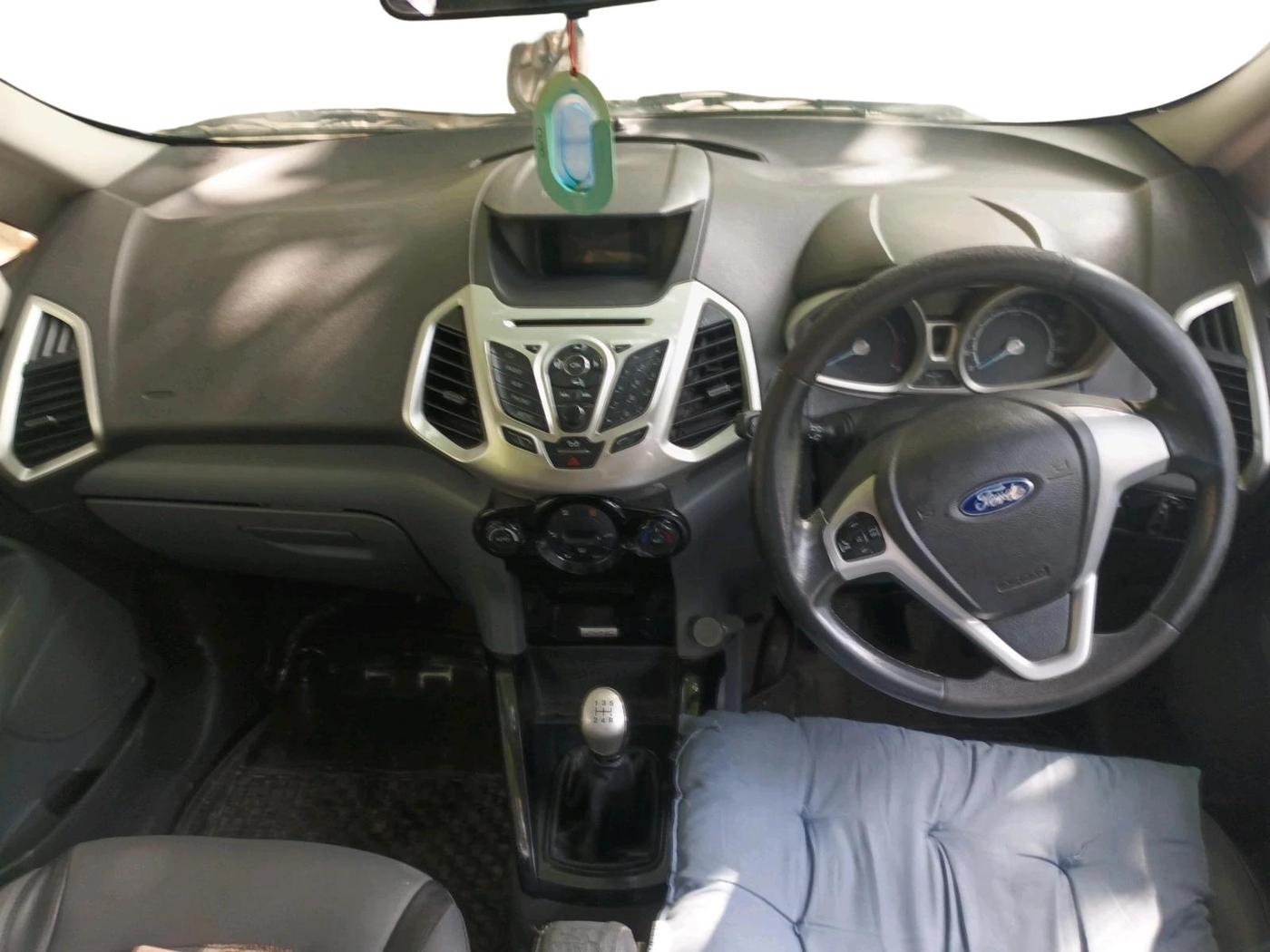 2016 Ford Ecosport TITANIUM 1.5L DIESEL, Diesel, Manual, 1,96,148 km, interior