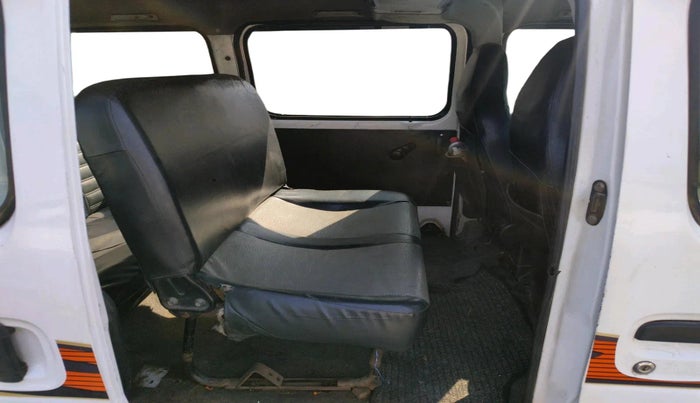 2015 Maruti Eeco 7 STR, CNG, Manual, 58,100 km, interior