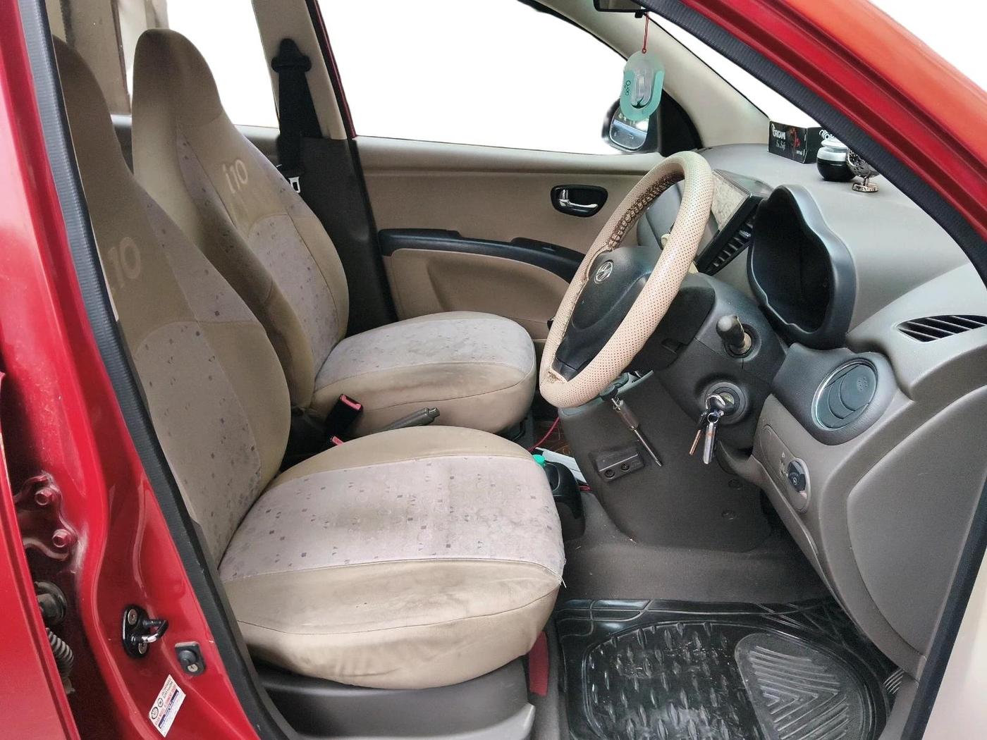 2011 Hyundai i10 MAGNA 1.2, CNG, Manual, 1,07,599 km, interior