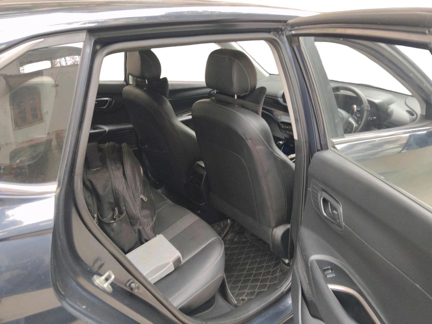 2021 Hyundai NEW I20 ASTA (O) 1.0 TURBO GDI DCT, Petrol, Automatic, 35,631 km, interior