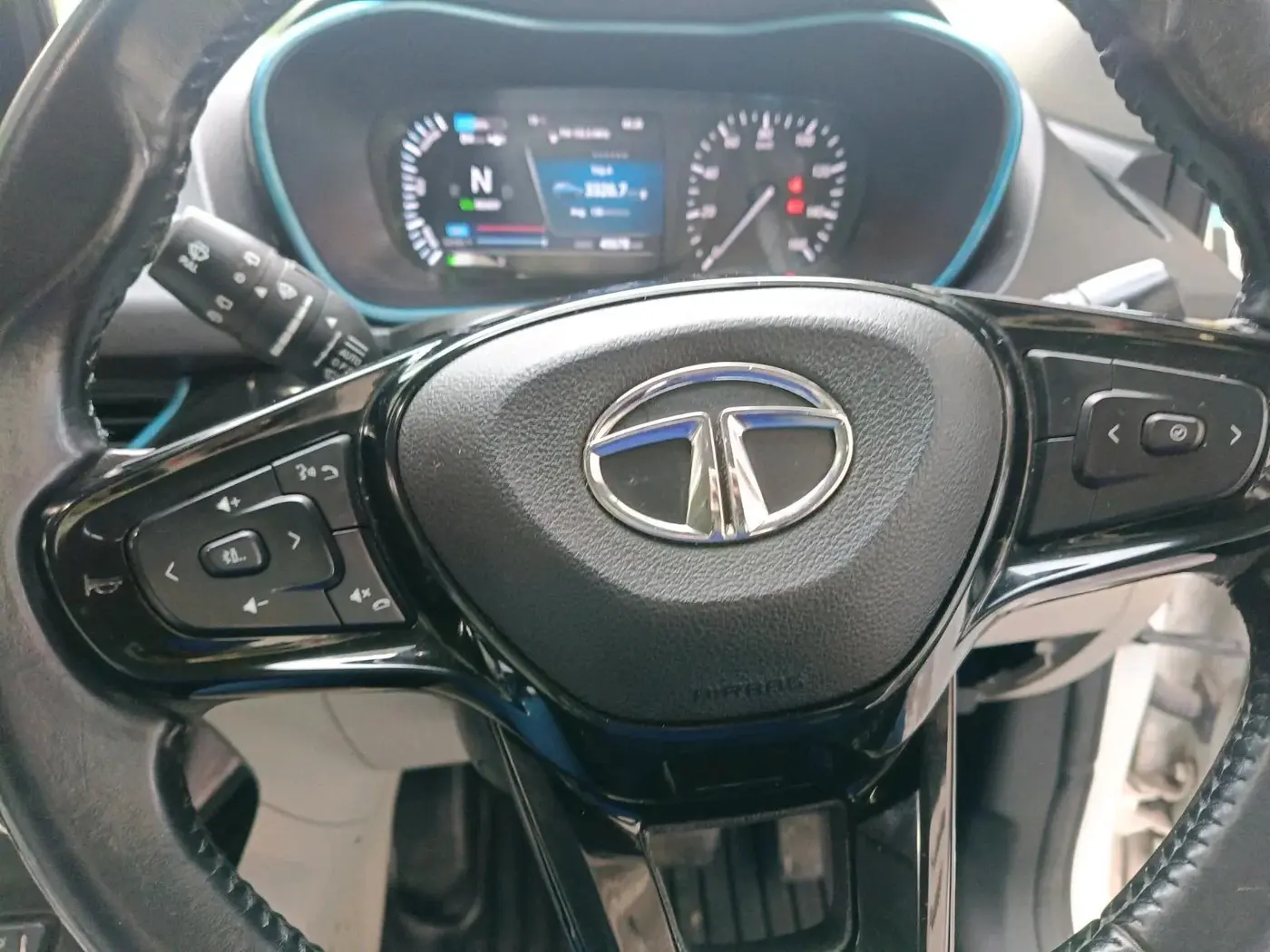 2022 Tata NEXON EV XZ PLUS LUX, Electric, Automatic, 45,679 km, interior