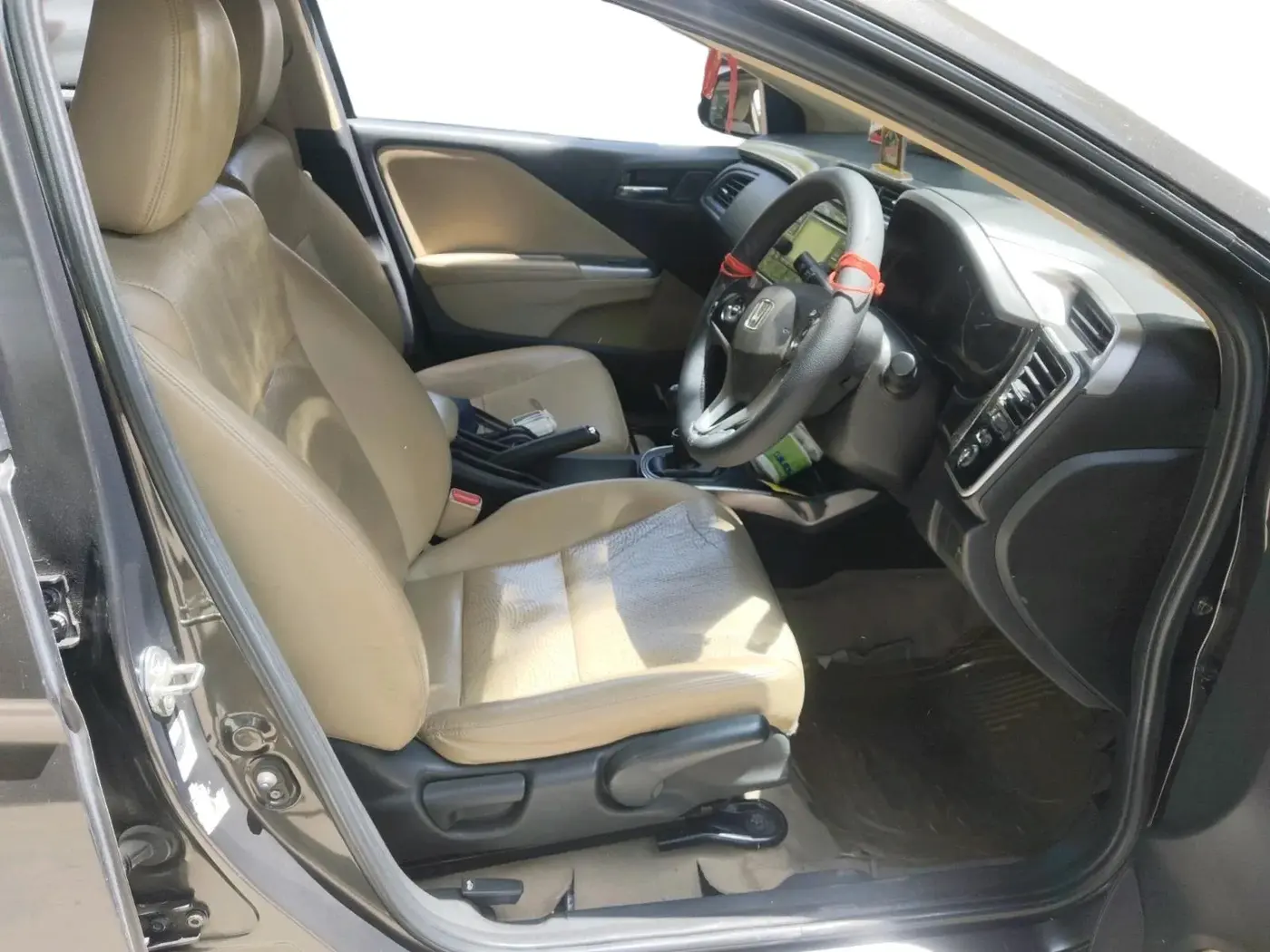 2015 Honda City 1.5L I-VTEC VX, Petrol, Manual, 1,14,570 km, interior