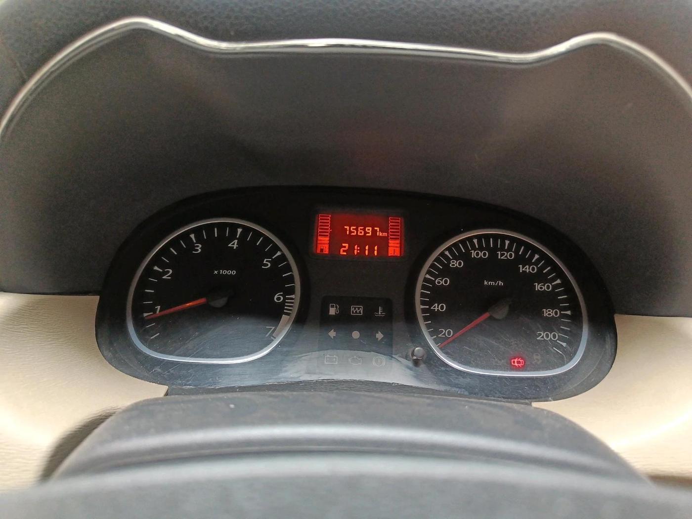 2014 Renault Duster RXL PETROL, Petrol, Manual, 75,697 km, interior