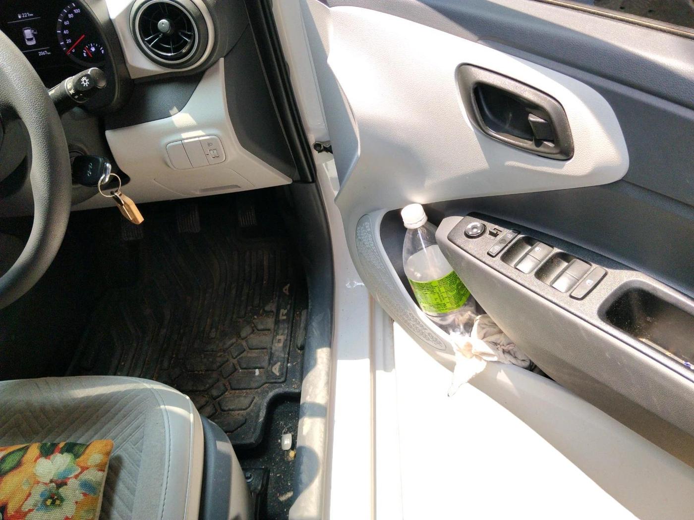 2024 Hyundai GRAND I10 NIOS MAGNA CORPORATE EDITION 1.2 KAPPA VTVT, Petrol, Manual, 2,067 km, interior