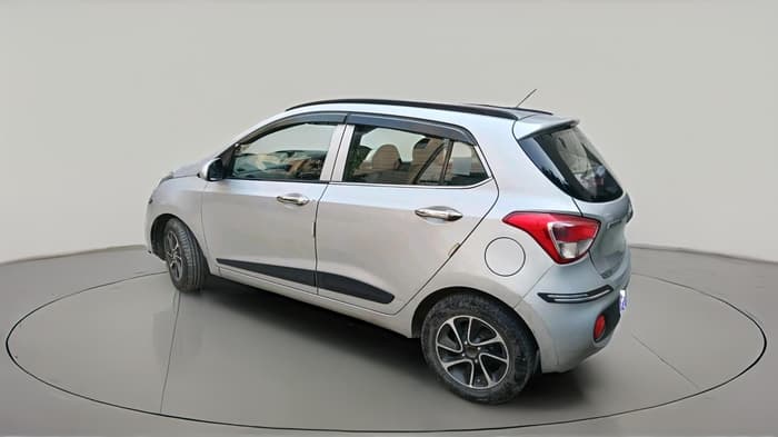 2017 Hyundai Grand i10 SPORTZ (O) AT 1.2 KAPPA VTVT, Petrol, Automatic, 32,644 km, exterior