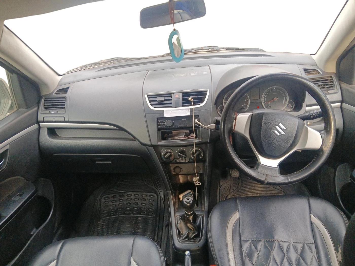 2012 Maruti Swift VXI, CNG, Manual, 97,888 km, interior