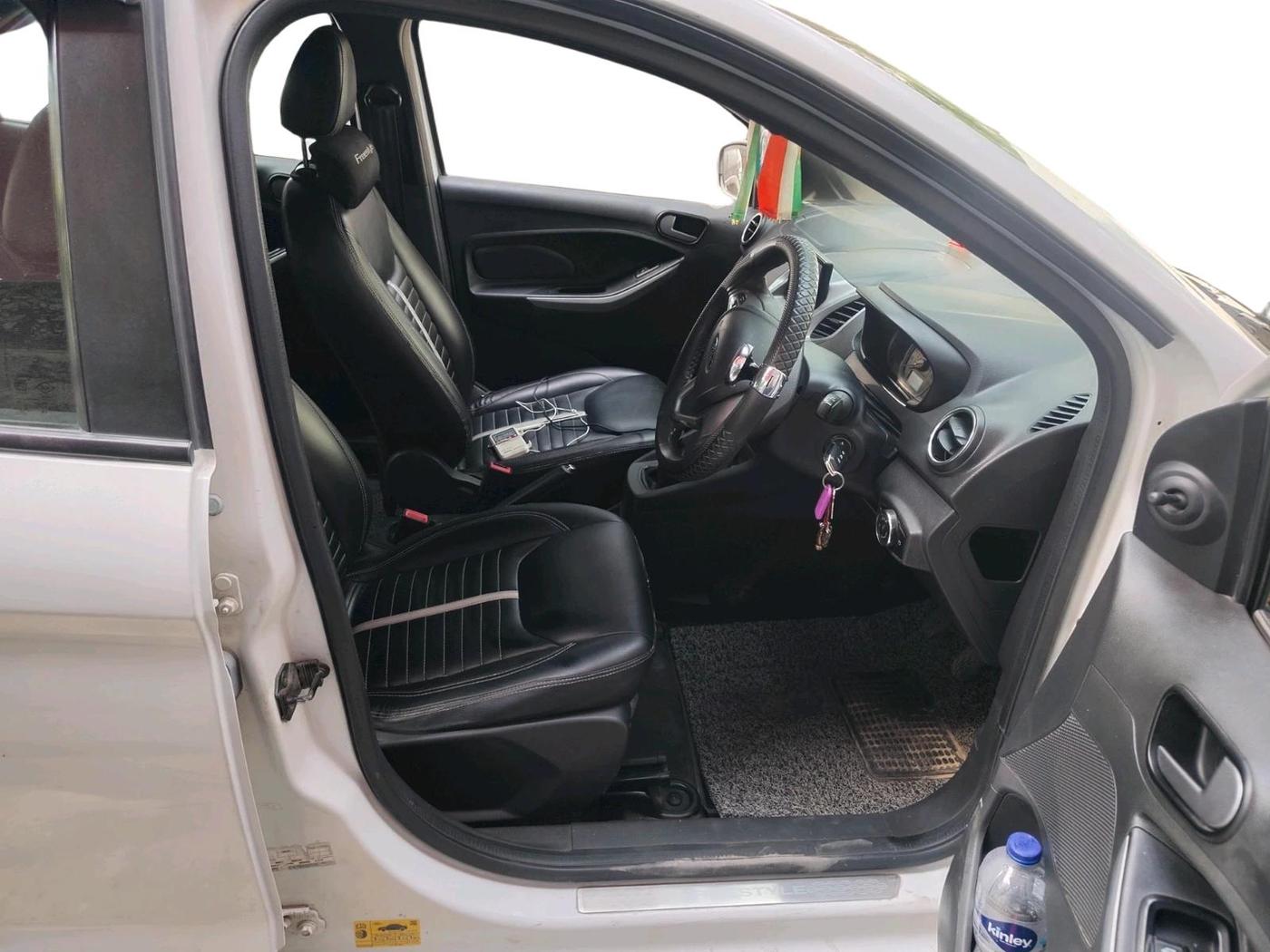 2019 Ford FREESTYLE TREND 1.2 PETROL, Petrol, Manual, 1,11,265 km, interior