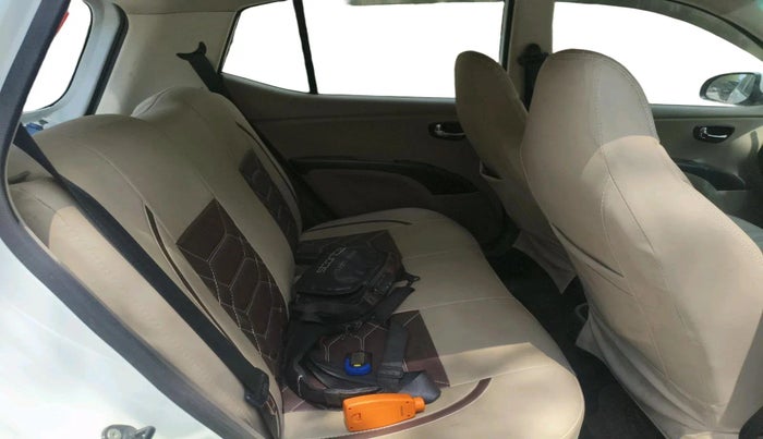 2013 Hyundai i10 MAGNA 1.2, Petrol, Manual, 37,901 km, interior