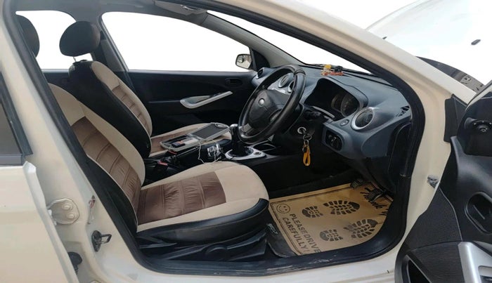 2014 Ford Figo LXI 1.2 PETROL, Petrol, Manual, 97,326 km, interior
