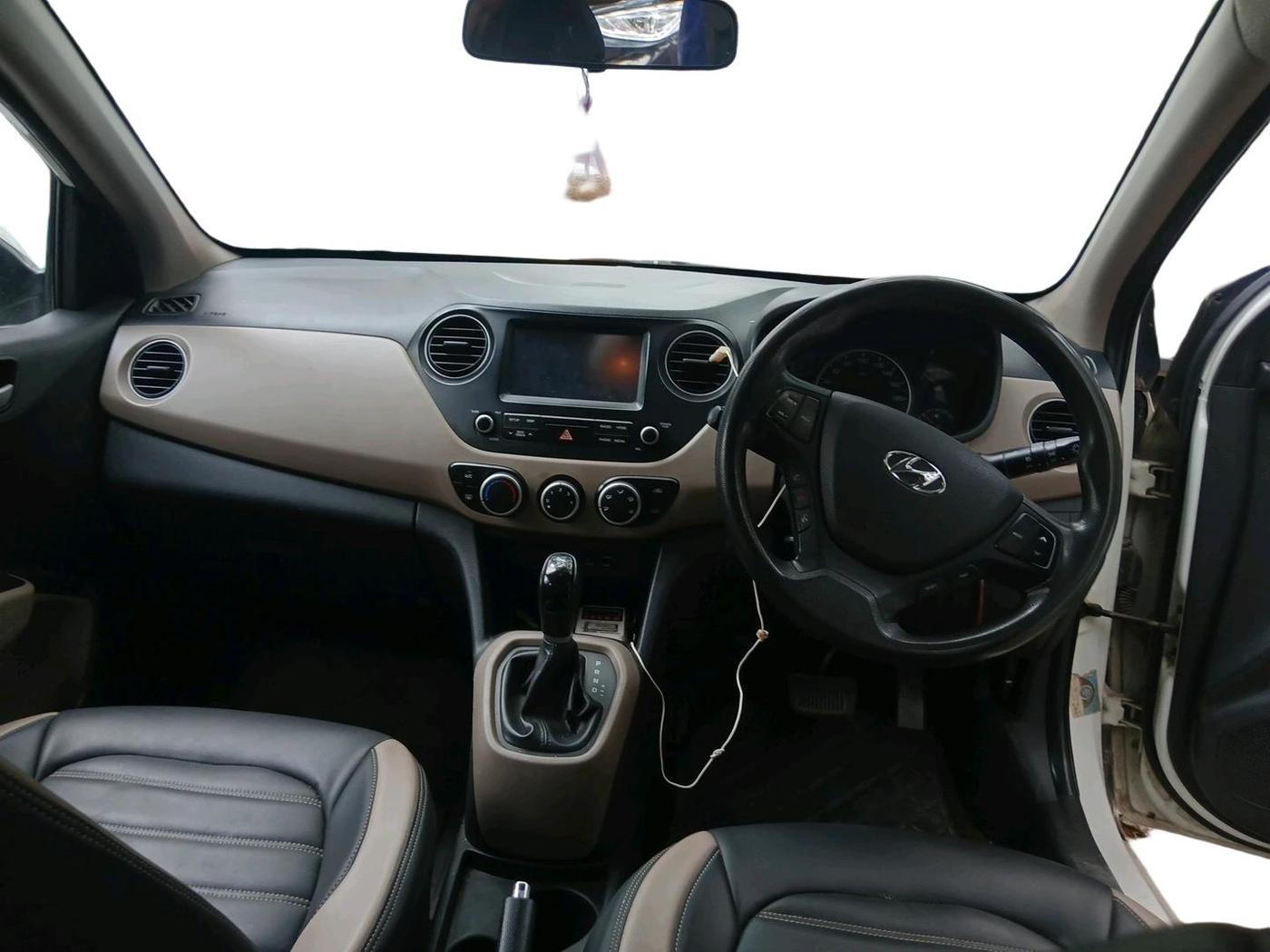 2017 Hyundai Grand i10 SPORTZ (O) AT 1.2 KAPPA VTVT, Petrol, Automatic, 93,026 km, interior