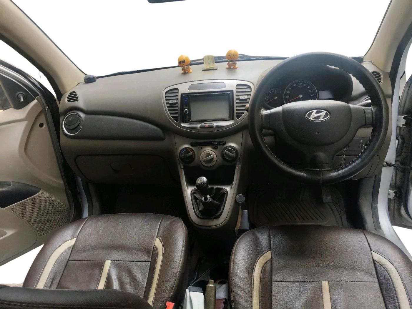 2013 Hyundai i10 MAGNA 1.1, CNG, Manual, 74,929 km, interior