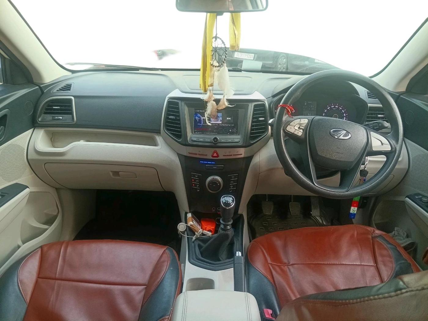 2019 Mahindra XUV300 W6 1.2 PETROL, Petrol, Manual, 62,164 km, interior