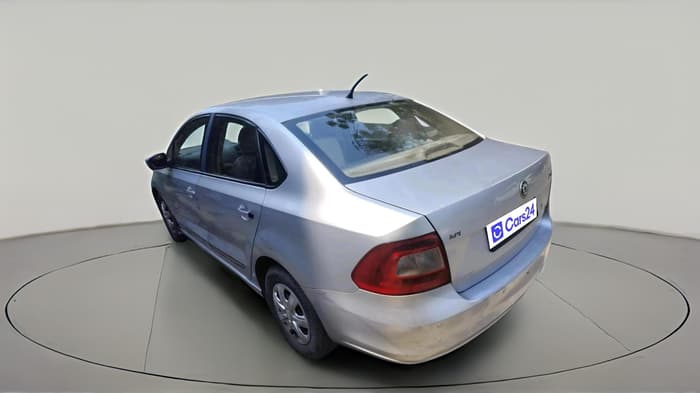 2011 Skoda Rapid 1.6 MPI ACTIVE, Petrol, Manual, 1,05,067 km, exterior