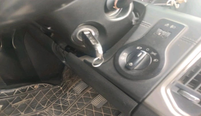 2017 Tata Hexa XT 4X2 7 STR, Diesel, Manual, 84,524 km, interior