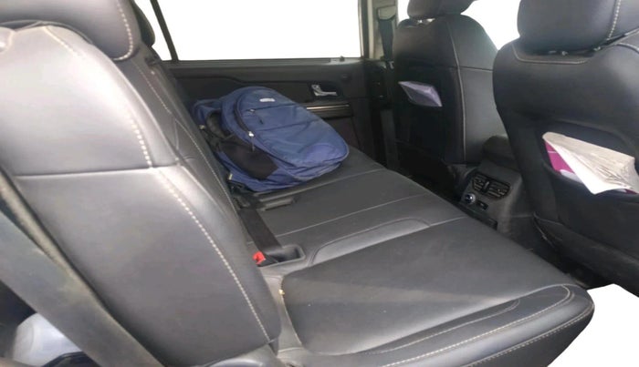 2017 Tata Hexa XT 4X2 7 STR, Diesel, Manual, 84,524 km, interior