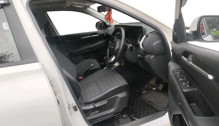 2022 KIA SONET HTK PLUS 1.0 IMT, Petrol, Manual, 36,457 km, interior