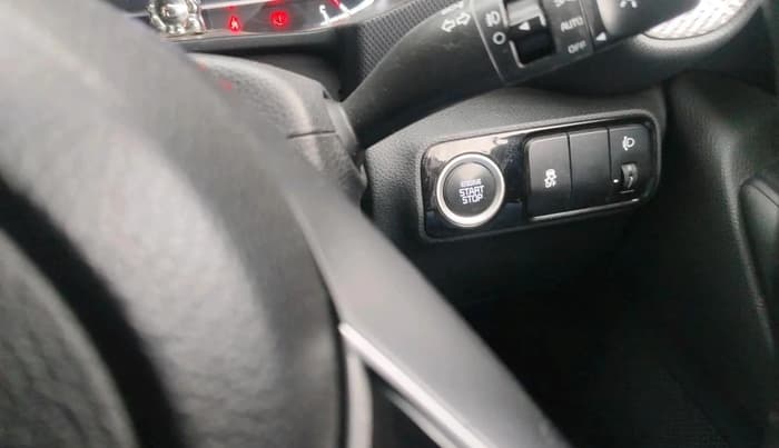 2022 KIA SONET HTK PLUS 1.0 IMT, Petrol, Manual, 36,457 km, interior