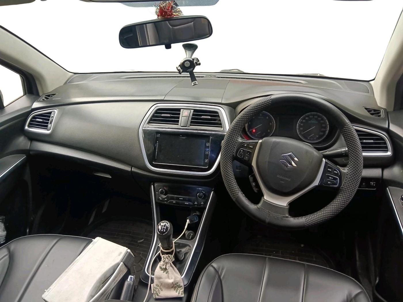 2018 Maruti S Cross ZETA 1.3, Diesel, Manual, 1,02,978 km, interior
