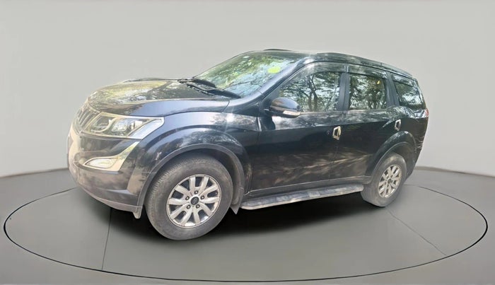 2017 Mahindra XUV500 W8, Diesel, Manual, 99,232 km, exterior