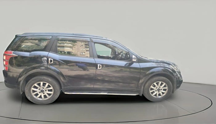 2017 Mahindra XUV500 W8, Diesel, Manual, 99,232 km, exterior