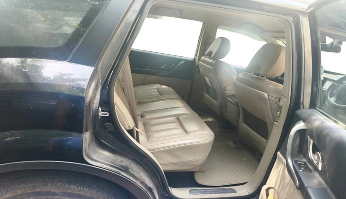 2017 Mahindra XUV500 W8, Diesel, Manual, 99,232 km, interior