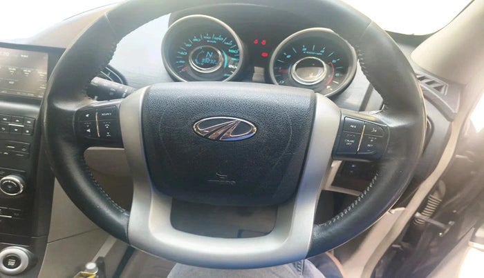 2017 Mahindra XUV500 W8, Diesel, Manual, 99,232 km, interior