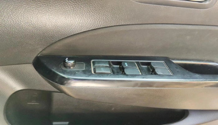 2013 Maruti Swift VXI, Petrol, Manual, 79,862 km, interior