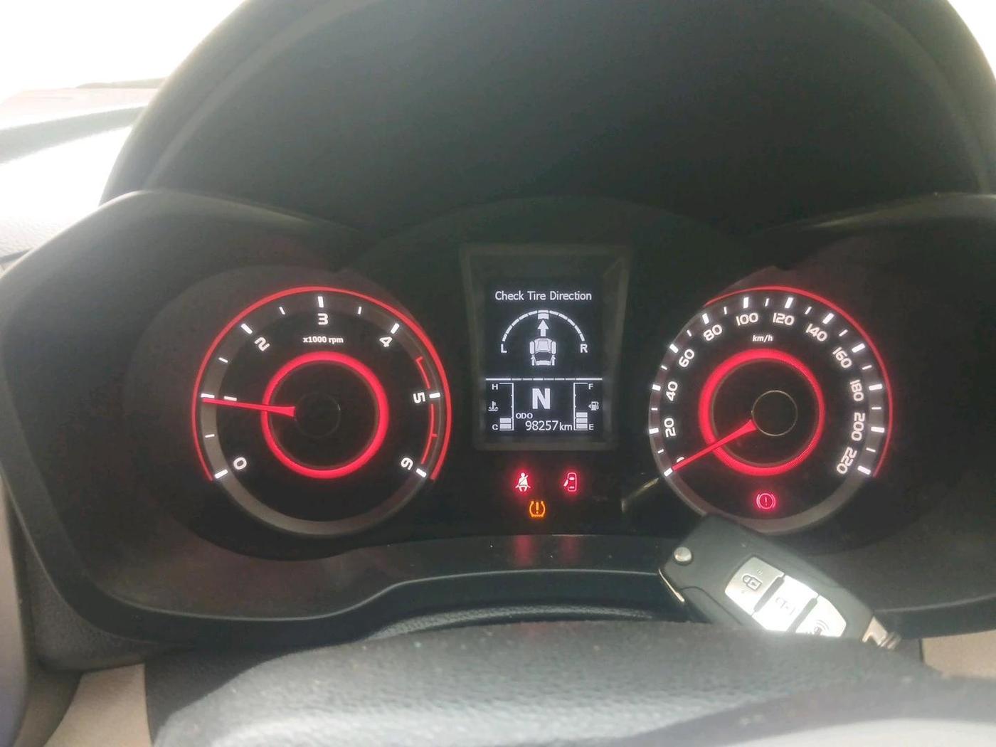 2019 Mahindra XUV300 W8 (O) 1.5 DIESEL, Diesel, Manual, 98,257 km, interior