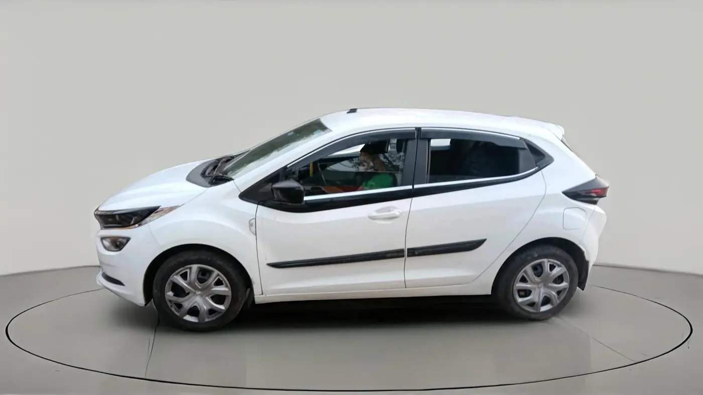 2022 Tata ALTROZ XTA, Petrol, Automatic, 28,005 km, exterior