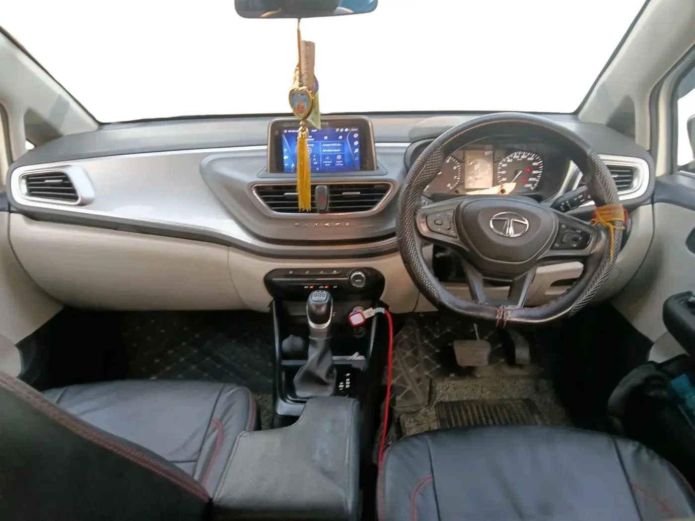 2022 Tata ALTROZ XTA, Petrol, Automatic, 28,005 km, interior