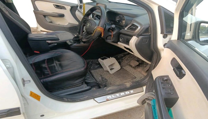 2022 Tata ALTROZ XTA, Petrol, Automatic, 28,005 km, interior