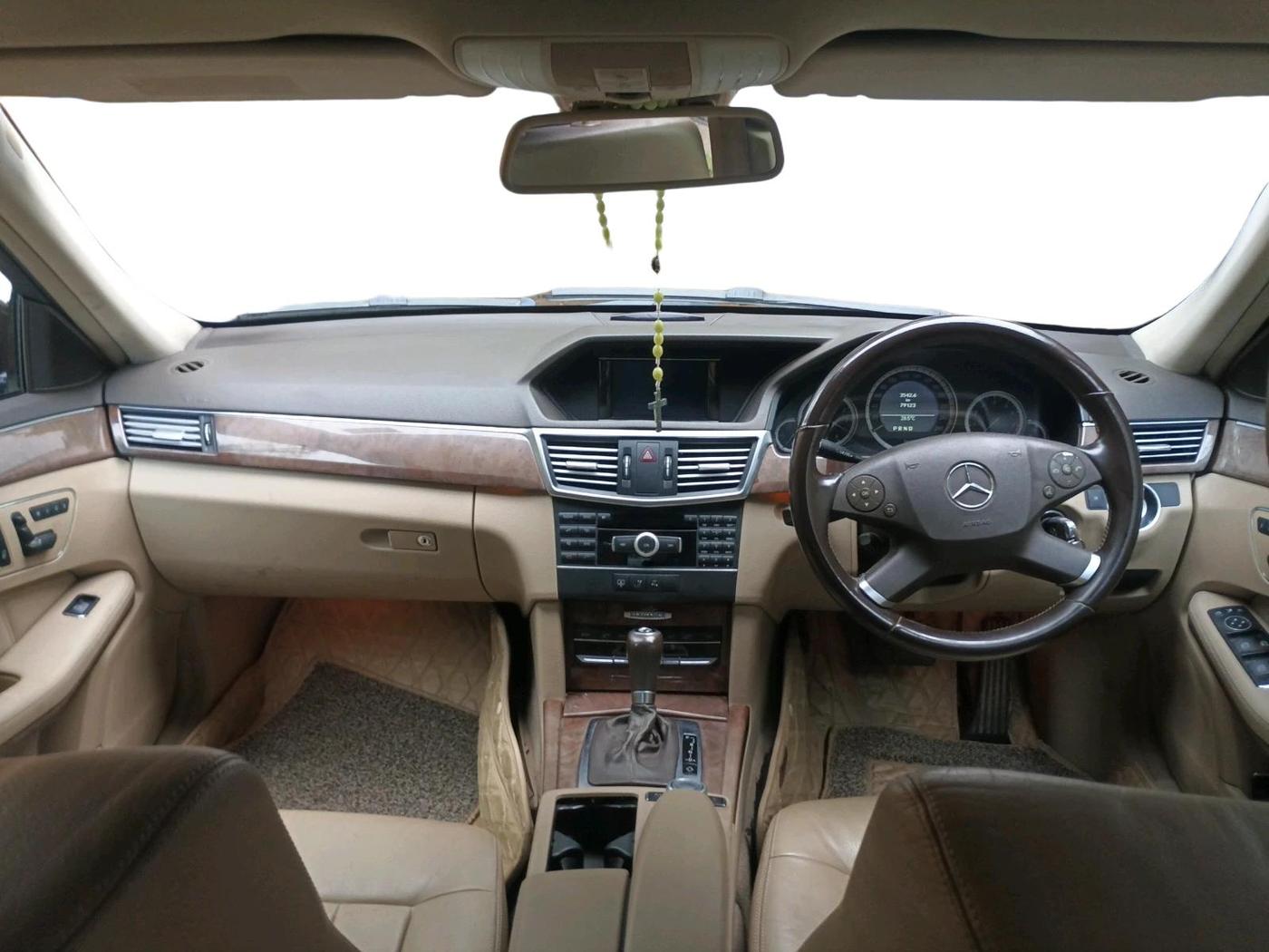 2011 Mercedes Benz E Class E 200 CGI, Petrol, Automatic, 79,123 km, interior