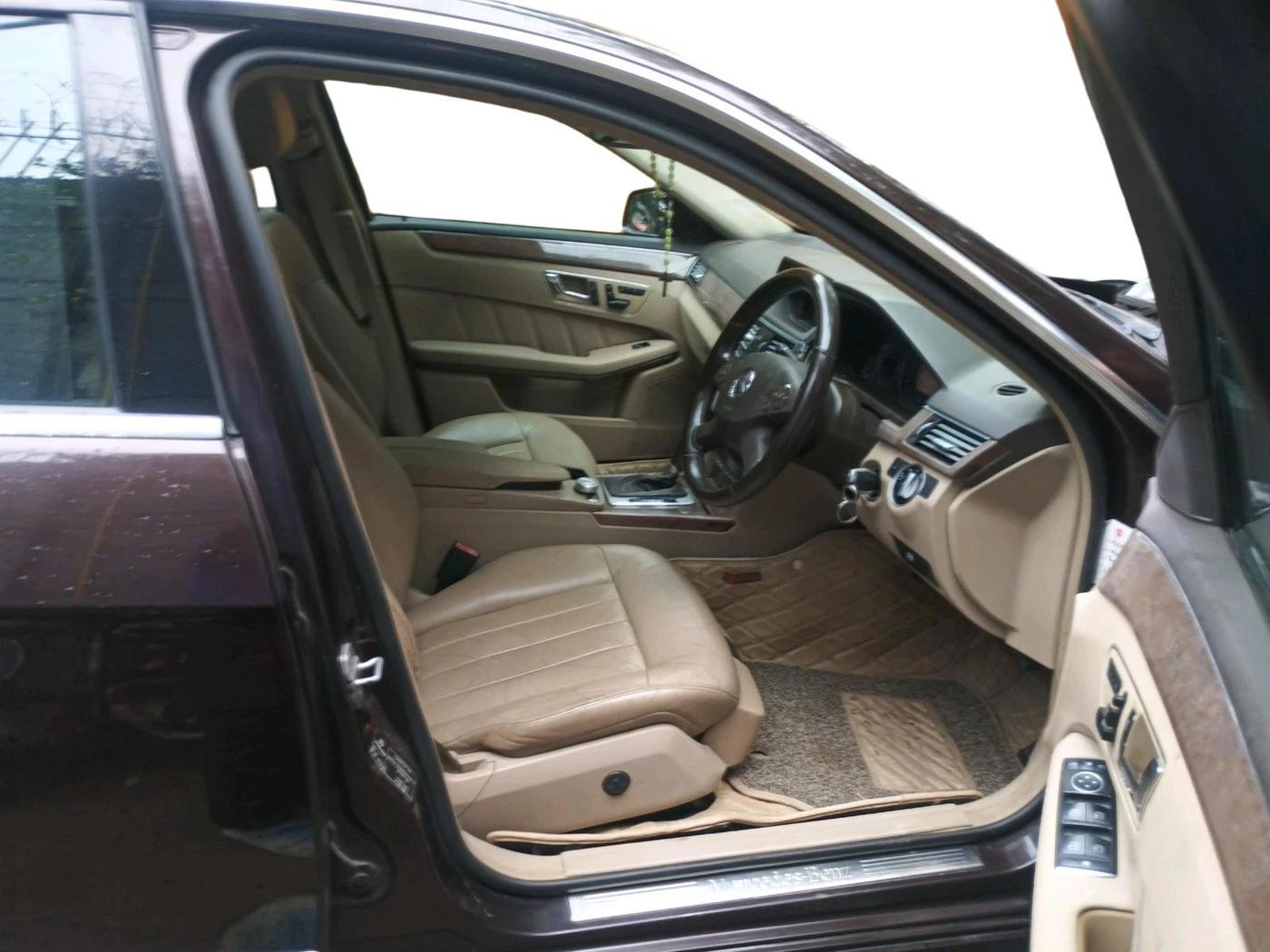 2011 Mercedes Benz E Class E 200 CGI, Petrol, Automatic, 79,123 km, interior