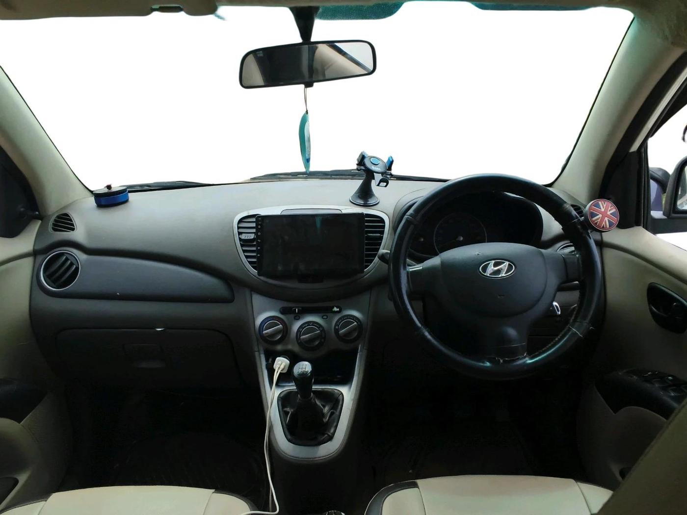 2014 Hyundai i10 MAGNA 1.1, CNG, Manual, 83,293 km, interior