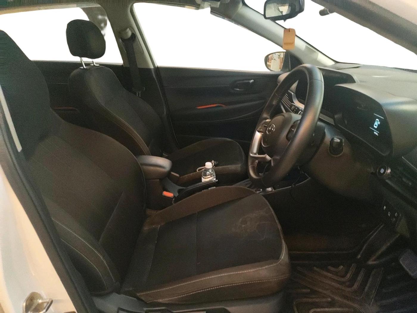 2022 Hyundai NEW I20 ASTA (O) 1.2 AT, Petrol, Automatic, 43,920 km, interior